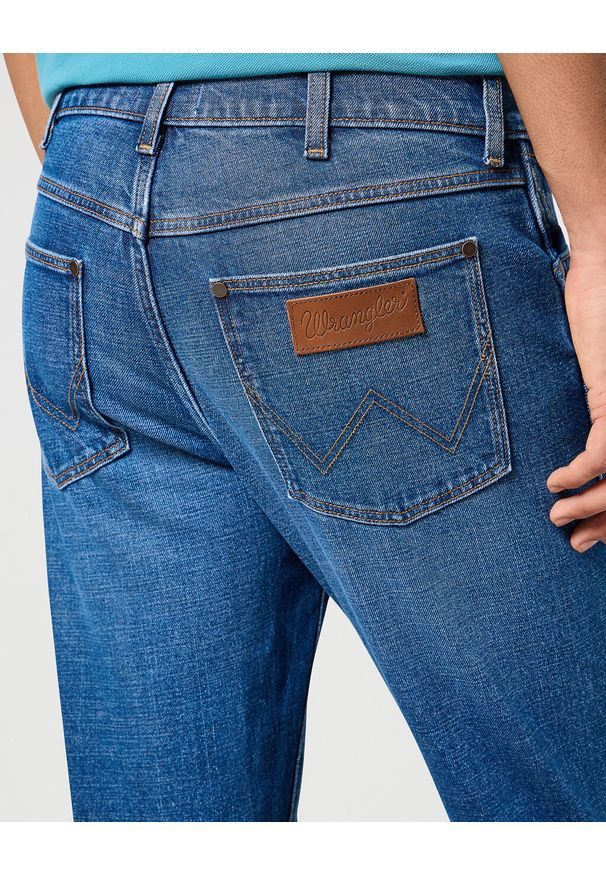 Wrangler - WRANGLER MĘSKIE SPODNIE JEANSOWE LARSTON RAINDROP 112355024 W18S017418