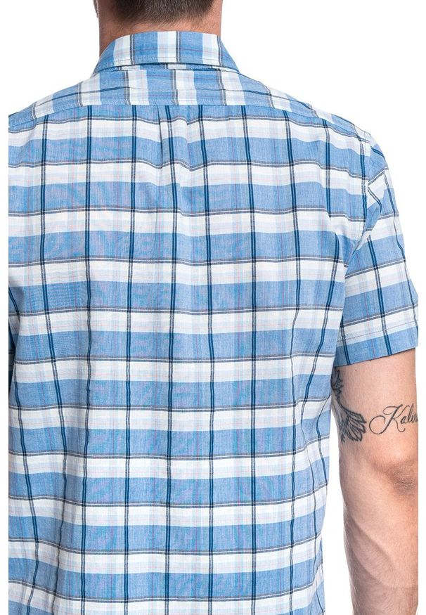 Lee - MĘSKA KOSZULA LEE LEE BUTTON DOWN SS SUMMER BLUE L886DGNJ 112123622. Typ kołnierza: button down