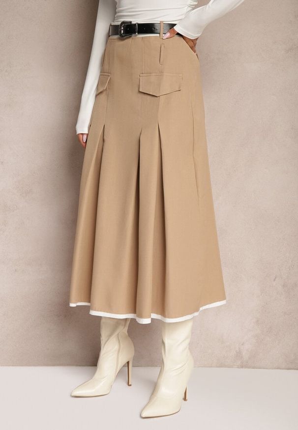 Renee - Beżowa Spódnica High Waist z Plisami Wykończona Imitacją Kieszeni i Paskiem Evilenes. Okazja: na spotkanie biznesowe, do pracy. Stan: podwyższony. Kolor: beżowy. Styl: elegancki, biznesowy