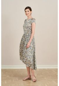 Marie Zélie - Sukienka Antea Manzanilla. Materiał: wiskoza, materiał. Długość rękawa: krótki rękaw. Typ sukienki: asymetryczne