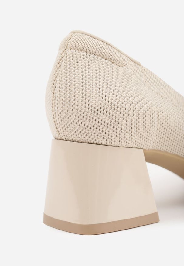 Born2be - Beżowe Dzianinowe Czółenka VICES na Niskim Słupku z Miękkim Zapiętkiem i Wkładką Soft-Step Kaleana. Okazja: na spotkanie biznesowe, na co dzień. Kolor: beżowy. Materiał: dzianina. Obcas: na słupku. Styl: elegancki, biznesowy, klasyczny, casual