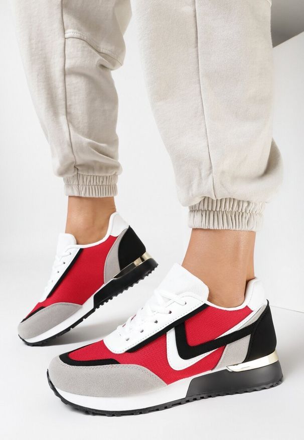 Born2be - Czerwone Sneakersy Lametai. Nosek buta: okrągły. Zapięcie: sznurówki. Kolor: czerwony. Materiał: nubuk, skóra ekologiczna, materiał, syntetyk, jeans. Wzór: aplikacja. Obcas: na platformie