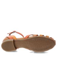Sandały damskie Maciejka, cholewka ze skóry naturalnej licowej pasek wokół kostki z regulacją na klamrę, pomarańczowe, P7539-18/00-1. Zapięcie: klamry. Kolor: pomarańczowy. Materiał: skóra #3