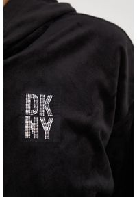DKNY - Dkny bluza damska kolor czarny z kapturem z aplikacją. Typ kołnierza: kaptur. Kolor: czarny. Wzór: aplikacja #5