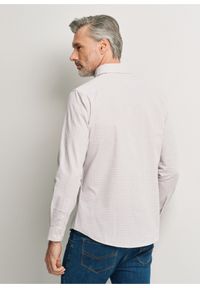 Ochnik - Beżowa koszula męska w drobną kratkę. Kolor: beżowy. Materiał: bawełna. Wzór: kratka