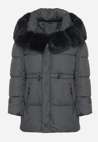 Born2be - Ciemnozielona Kurtka z Pikowanymi Przeszyciami i Kapturem z Futerkiem Galiadia. Okazja: na spacer, na co dzień. Kolor: zielony. Materiał: futro. Styl: casual, klasyczny, sportowy