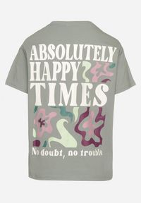 Born2be - Ciemnozielony Bawełniany T-shirt Oversize Fillaria. Okazja: na co dzień. Kolor: zielony. Materiał: bawełna. Wzór: aplikacja. Styl: klasyczny, casual #6