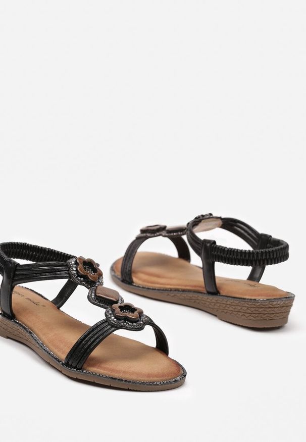 Renee - Czarne Sandały Boho z Plecionymi Paseczkami i Kryształkami Niusa. Zapięcie: pasek. Kolor: czarny. Materiał: len. Wzór: paski, ażurowy. Styl: boho