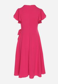 Born2be - Fuksjowa Rozkloszowana Sukienka Kopertowa z Wiązaniem w Talii Dannila. Kolor: różowy. Wzór: aplikacja. Typ sukienki: kopertowe #4