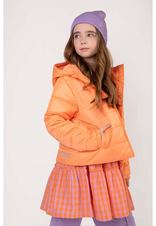COCCODRILLO - Coccodrillo kurtka dziecięca kolor pomarańczowy. Okazja: na co dzień. Typ kołnierza: kaptur. Kolor: pomarańczowy. Styl: casual