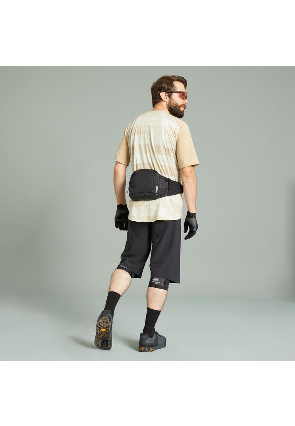 ROCKRIDER - Szorty rowerowe MTB Enduro All Mountain Rockrider Feel. Kolor: czarny. Materiał: poliamid, poliester, materiał, elastan. Sport: kolarstwo