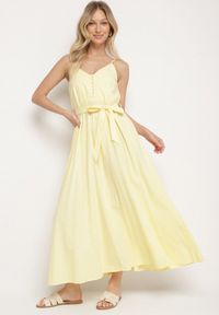 Born2be - Żółta Sukienka z Wiskozą i Bawełną Ozdobiona Paskiem Saviliae. Kolor: żółty. Materiał: bawełna, wiskoza. Długość rękawa: na ramiączkach. Wzór: aplikacja. Styl: elegancki #5