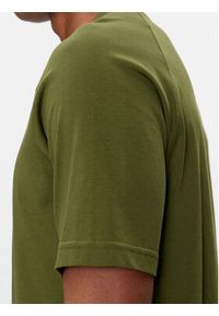 Adidas - adidas T-Shirt Camo Tongue IS0248 Khaki Regular Fit. Kolor: brązowy. Materiał: bawełna #6