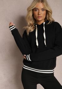 Renee - Czarna Bluza Kangurka z Bawełny ze Ściągaczami w Paski i Kapturem Gaiana. Typ kołnierza: kaptur. Kolor: czarny. Materiał: bawełna. Długość rękawa: długi rękaw. Długość: długie. Wzór: paski