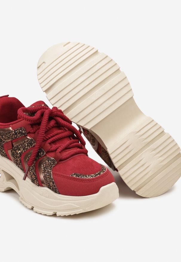 Renee - Bordowe Sznurowane Sneakersy na Platformie Ozdobione Brokatem Ewla. Nosek buta: okrągły. Zapięcie: sznurówki. Kolor: czerwony. Materiał: materiał. Wzór: aplikacja. Obcas: na platformie. Wysokość obcasa: średni