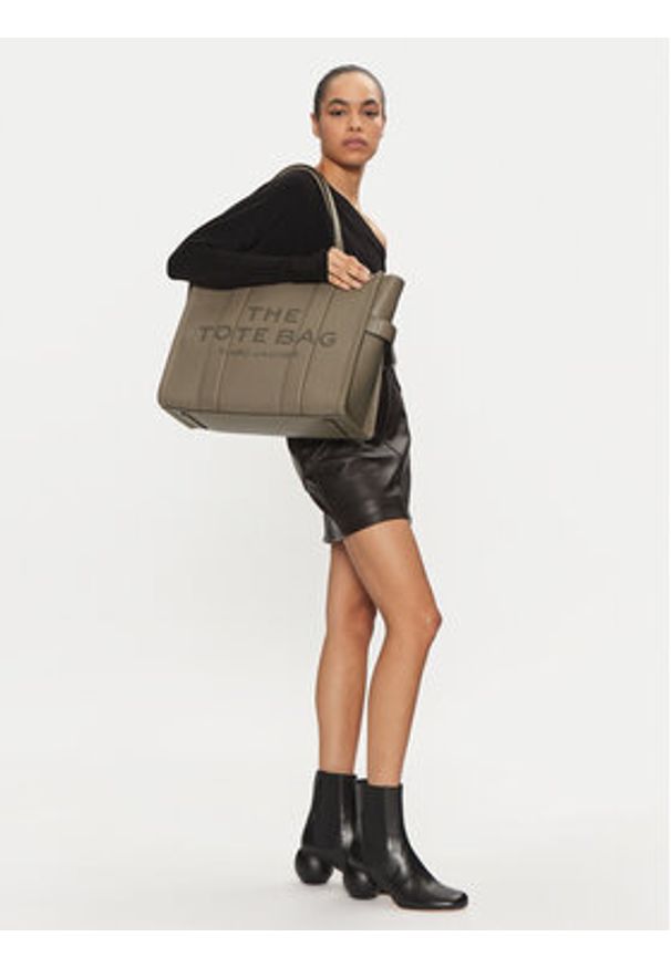 MARC JACOBS - Marc Jacobs Torebka H020L01FA21 Brązowy. Kolor: brązowy. Materiał: skórzane
