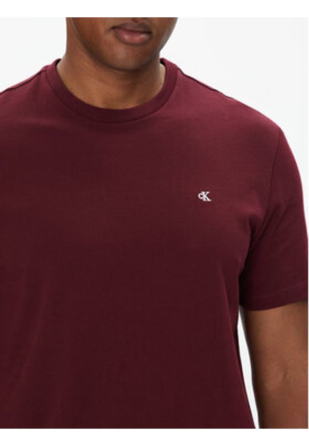 Calvin Klein Jeans T-Shirt LV040HM265 Bordowy Regular Fit. Kolor: czerwony. Materiał: bawełna