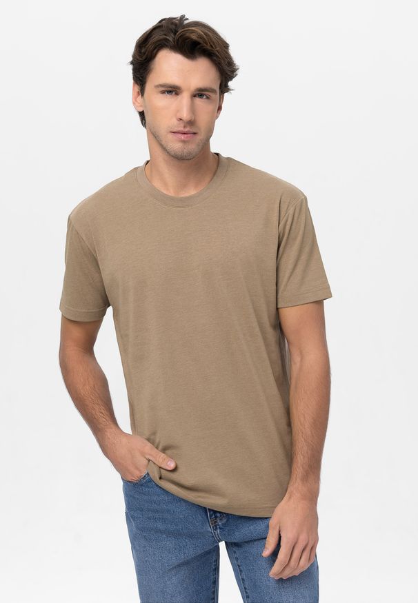 Volcano - Gładka koszulka 200 g/m², Comfort Fit, T-PERSONAL. Okazja: na co dzień. Materiał: materiał, bawełna, jeans. Długość rękawa: krótki rękaw. Długość: krótkie. Wzór: gładki. Styl: casual