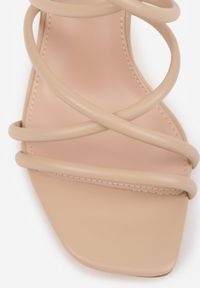 Renee - Beżowe Sandały na Klepsydrowej Szpilce z Geometrycznymi Paskami Molthise. Zapięcie: pasek. Kolor: beżowy. Wzór: geometria. Obcas: na szpilce. Styl: wizytowy, glamour #3