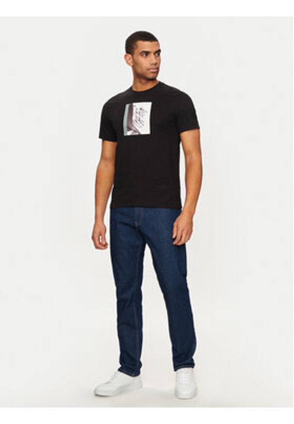 Calvin Klein T-Shirt Shadow Photo K10K113108 Czarny Regular Fit. Kolor: czarny. Materiał: bawełna