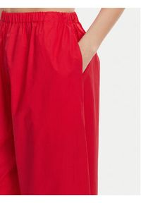 Pinko - PINKO Spodnie materiałowe 105210 A2LD Czerwony Relaxed Fit. Kolor: czerwony. Materiał: bawełna