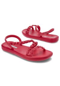 Różowe Sandały Ipanema Stylowe Wsuwane Obuwie Damskie. Okazja: na spacer, na plażę. Zapięcie: bez zapięcia. Kolor: różowy. Materiał: materiał, tworzywo sztuczne. Wzór: geometria, paski. Sezon: lato. Styl: elegancki #6
