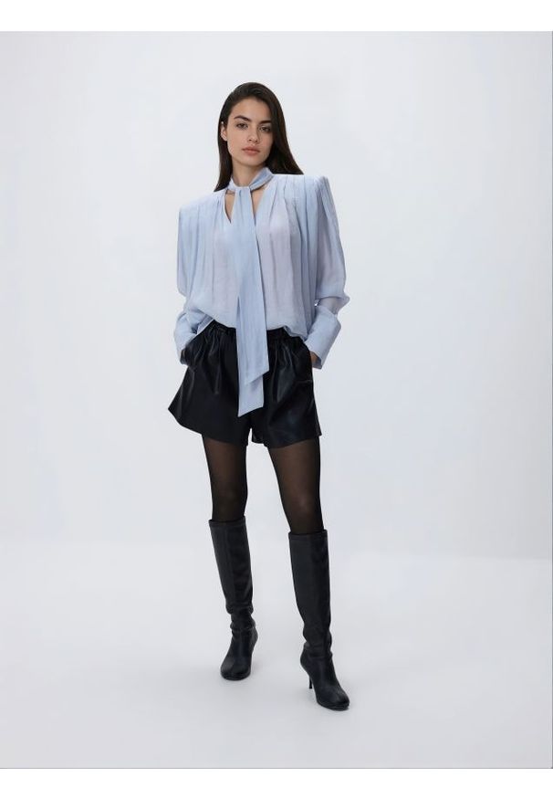 Reserved - Szorty z imitacji skóry - czarny. Kolor: czarny. Materiał: skóra