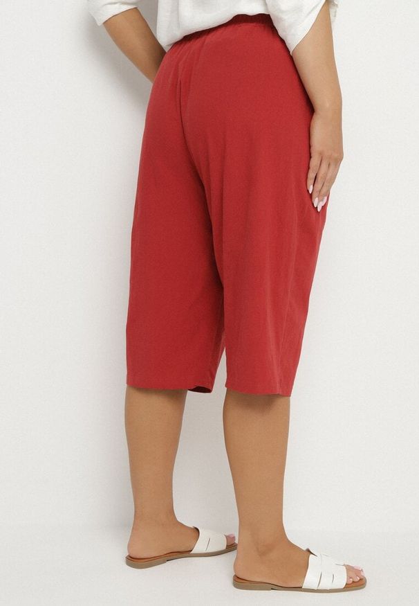 Born2be - Bordowe Luźne Spodnie z Bawełny z Wysokim Stanem 3/4 Lumelle. Okazja: na co dzień. Stan: podwyższony. Kolor: czerwony. Materiał: bawełna. Styl: casual, klasyczny