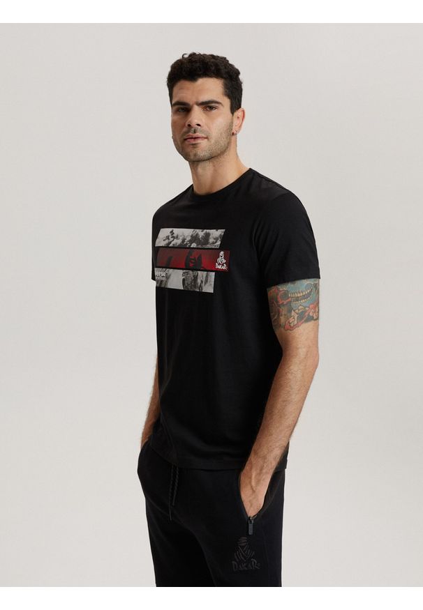 Diverse - T-shirt męski z nadrukiem DKR S 0223 S1823 - - Rozmiar: L. Kolor: czarny. Materiał: bawełna. Wzór: nadruk