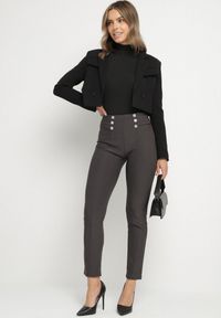Born2be - Ciemnoszare Spodnie Ozdobione Guzikami i Zakładkami Vamiole. Okazja: na spotkanie biznesowe, na co dzień. Kolor: szary. Wzór: aplikacja. Styl: biznesowy, casual, elegancki #4