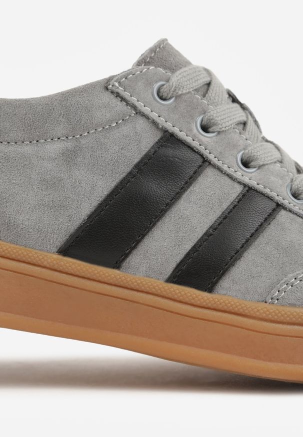 Born2be - Szare Skórzane Sneakersy i Ozdobnymi Paskami Zelisei. Okazja: na co dzień. Zapięcie: pasek. Kolor: szary. Materiał: skóra