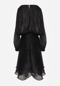 Renee - Czarna Rozkloszowana Sukienka Wieczorowa z Szyfonowej Tkaniny Amanna. Kolor: czarny. Materiał: tkanina, szyfon. Wzór: gładki, aplikacja. Typ sukienki: rozkloszowane. Styl: wizytowy #6