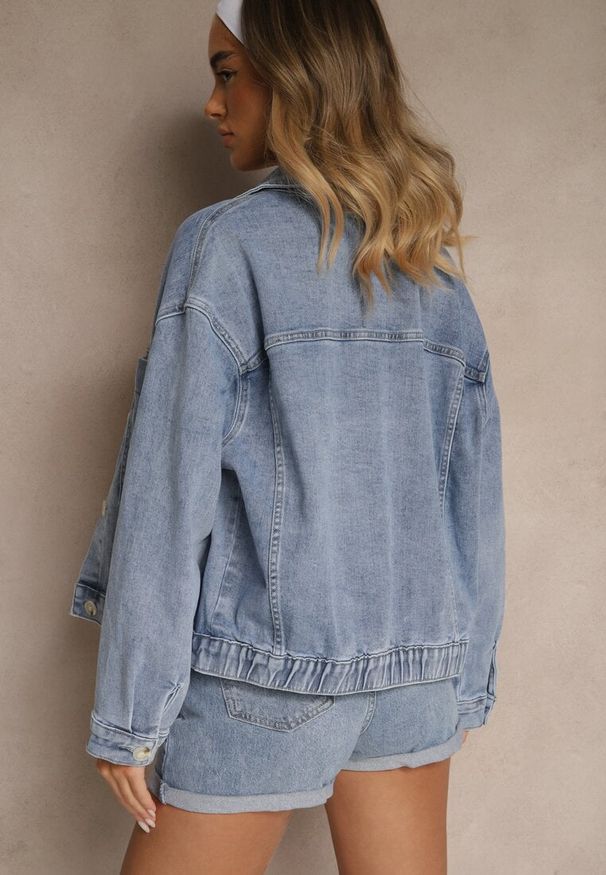 Renee - Jasnoniebieska Bawełniana Jeansowa Kurtka z Guzikami Avieria. Kolor: niebieski. Materiał: bawełna, jeans