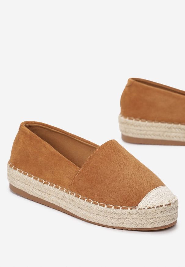 Renee - Camelowe Espadryle na Plecionej Podeszwie Sirelora. Okazja: na co dzień, na spacer. Kolor: beżowy. Materiał: len, jeans. Sezon: wiosna, lato. Styl: casual, boho
