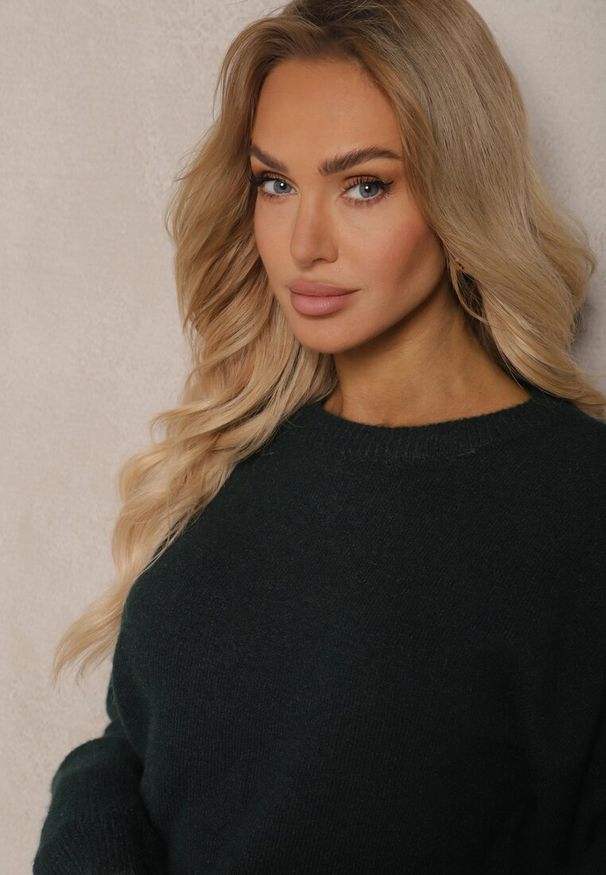 Renee - Ciemnozielony Klasyczny Sweter z Dodatkiem Wełny Parilaine. Kolor: zielony. Materiał: wełna. Sezon: zima. Styl: klasyczny