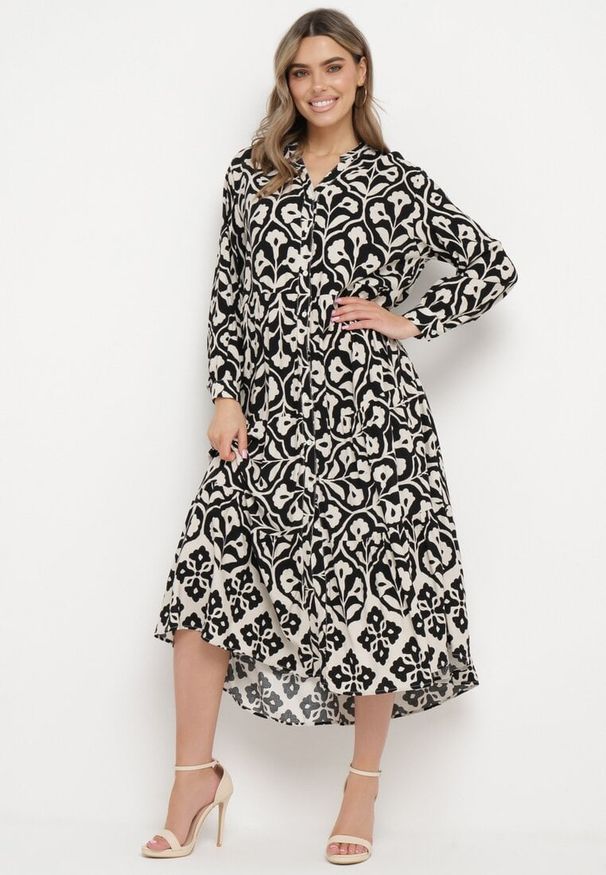 Born2be - Czarno-Biała Sukienka w Ornamentalny Wzór o Koszulowym Fasonie Venleia. Kolor: czarny. Wzór: aplikacja, kwiaty. Typ sukienki: koszulowe
