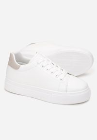 Born2be - Biało-Beżowe Sneakersy na Płaskiej Podeszwie z Okrągłym Noskiem Azethia. Okazja: na co dzień. Nosek buta: okrągły. Kolor: biały. Obcas: na płaskiej podeszwie #4
