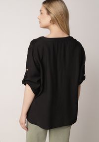 Born2be - Czarna Koszula z Wiskozy z Haftowanymi Kwiatami Sylimeine. Okazja: na co dzień. Kolekcja: plus size. Kolor: czarny. Materiał: wiskoza. Wzór: haft, kwiaty. Sezon: lato. Styl: casual, klasyczny #3