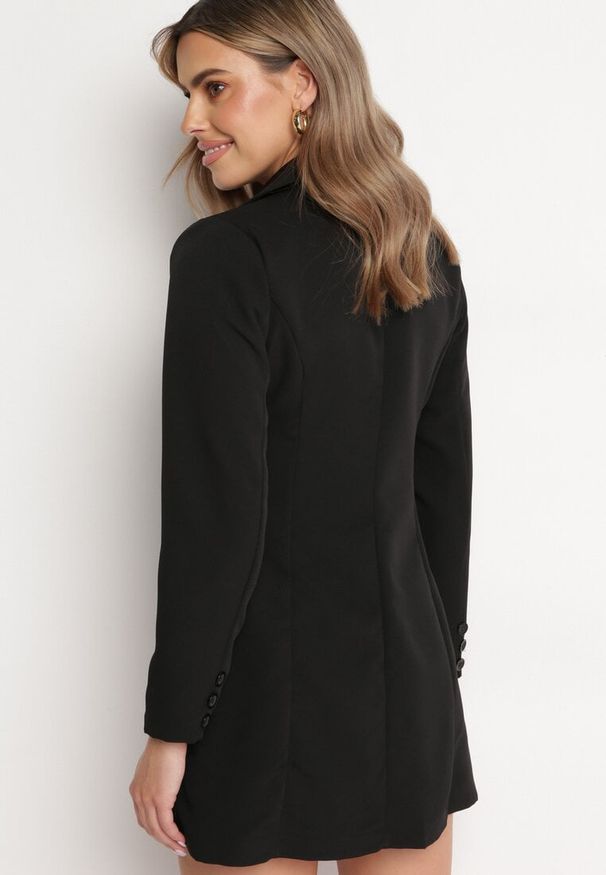 Born2be - Czarna Marynarka Sukienka Zapinana na Guziki z Kieszeniami i Aplikacją 3D Różyczek Velira. Okazja: na co dzień. Kolor: czarny. Wzór: aplikacja. Typ sukienki: proste. Styl: klasyczny, casual, elegancki