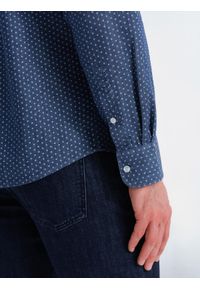 Ombre Clothing - Wzorzysta męska koszula z cienkiego jeansu z kieszonką – niebieska V2 - Rozmiar: XL. Okazja: na co dzień. Kolor: niebieski. Materiał: jeans. Wzór: gładki. Styl: klasyczny, casual #3