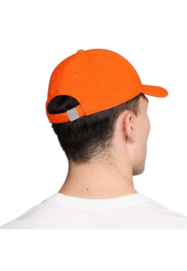 Nike - Strukturalna Czapka Z Daszkiem Z Metalowym Logo Klubu. Kolor: pomarańczowy, wielokolorowy, żółty