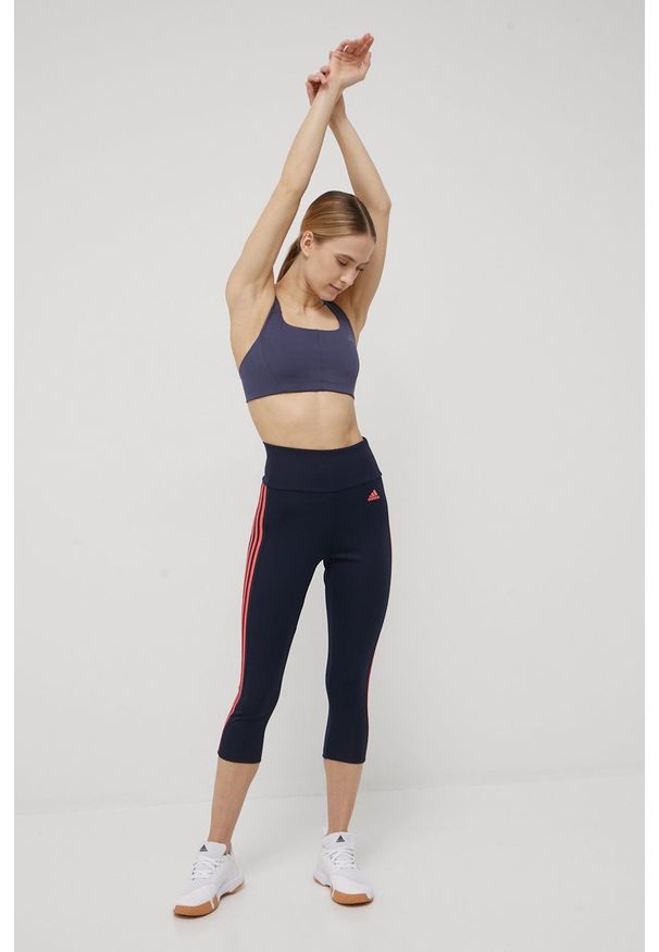 Adidas - adidas legginsy treningowe 3-Stripes damskie kolor granatowy z aplikacją. Kolor: niebieski. Materiał: skóra, poliester, dzianina, materiał. Wzór: aplikacja. Sport: fitness