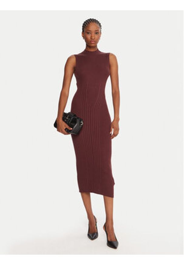 Guess Sukienka dzianinowa W5BK23 Z3OW2 Brązowy Slim Fit. Kolor: brązowy. Materiał: syntetyk