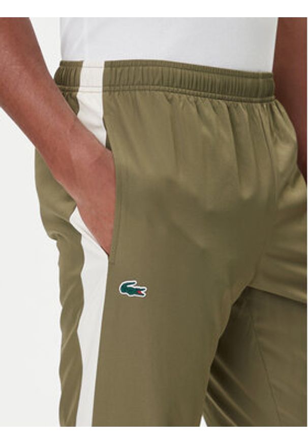 Lacoste Dres WH4766 Zielony Regular Fit. Kolor: zielony. Materiał: syntetyk