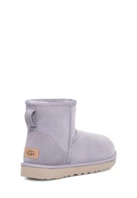 Ugg - Buty zimowe damskie UGG W CLASSIC MINI II. Zapięcie: pasek. Kolor: fioletowy. Materiał: jeans, skóra, zamsz, nylon. Sezon: zima #1