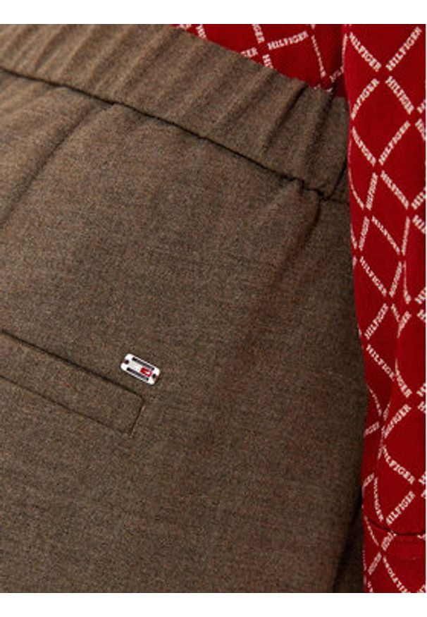 TOMMY HILFIGER - Tommy Hilfiger Chinosy WW0WW42951 Brązowy Straight Fit. Kolor: brązowy. Materiał: syntetyk, wiskoza