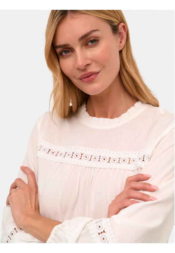 Kaffe Bluzka Freya 10508200 Écru Regular Fit. Materiał: wiskoza
