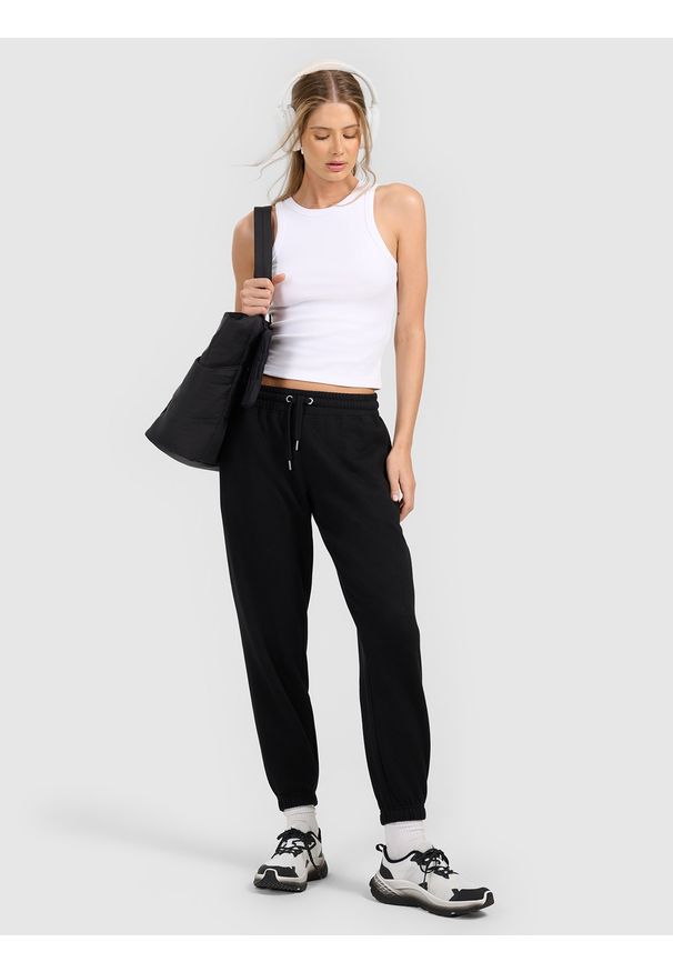 4f - 4F Top slim z prążkowanej dzianiny damski - biały XS. Kolor: biały. Materiał: prążkowany, dzianina