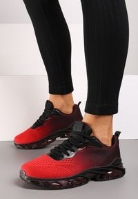 Born2be - Czarne Sznurowane Buty Sportowe Sneakersy na Grubej Tłoczonej Podeszwie z Perforacją Karolae. Okazja: na co dzień. Kolor: czarny. Materiał: jeans