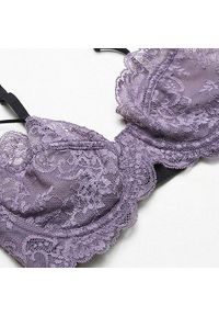 Intica - Komplet bielizny z koronki z delikatnymi wiązaniami Aftina. Kolor: biały. Materiał: koronka. Wzór: koronka #2